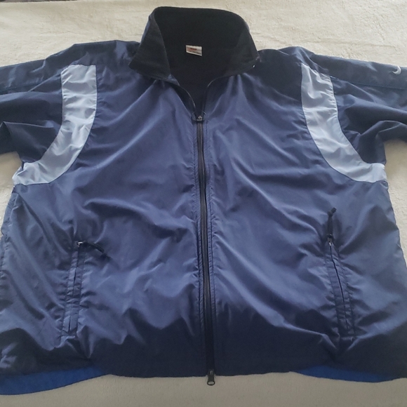 Nike - Picture 2 of 15